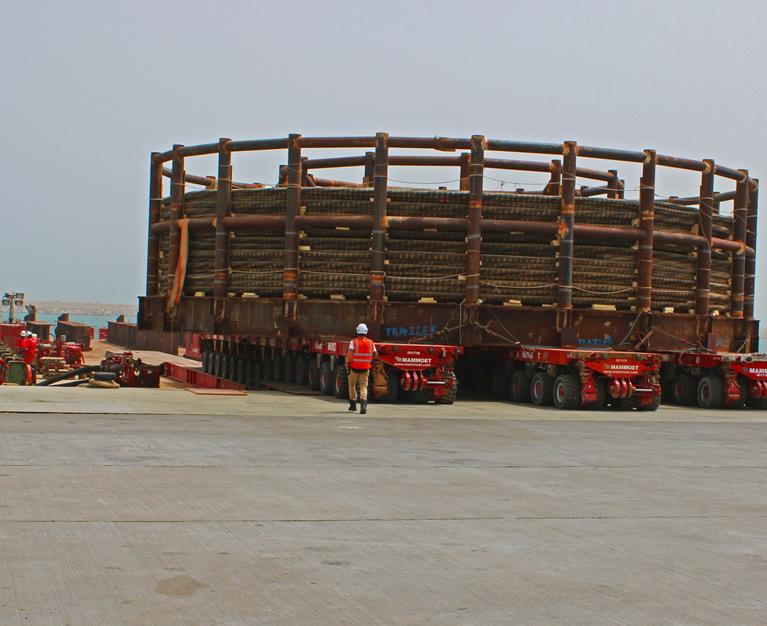 Efficient load-in and transpooling of subsea cable for an offshore ...