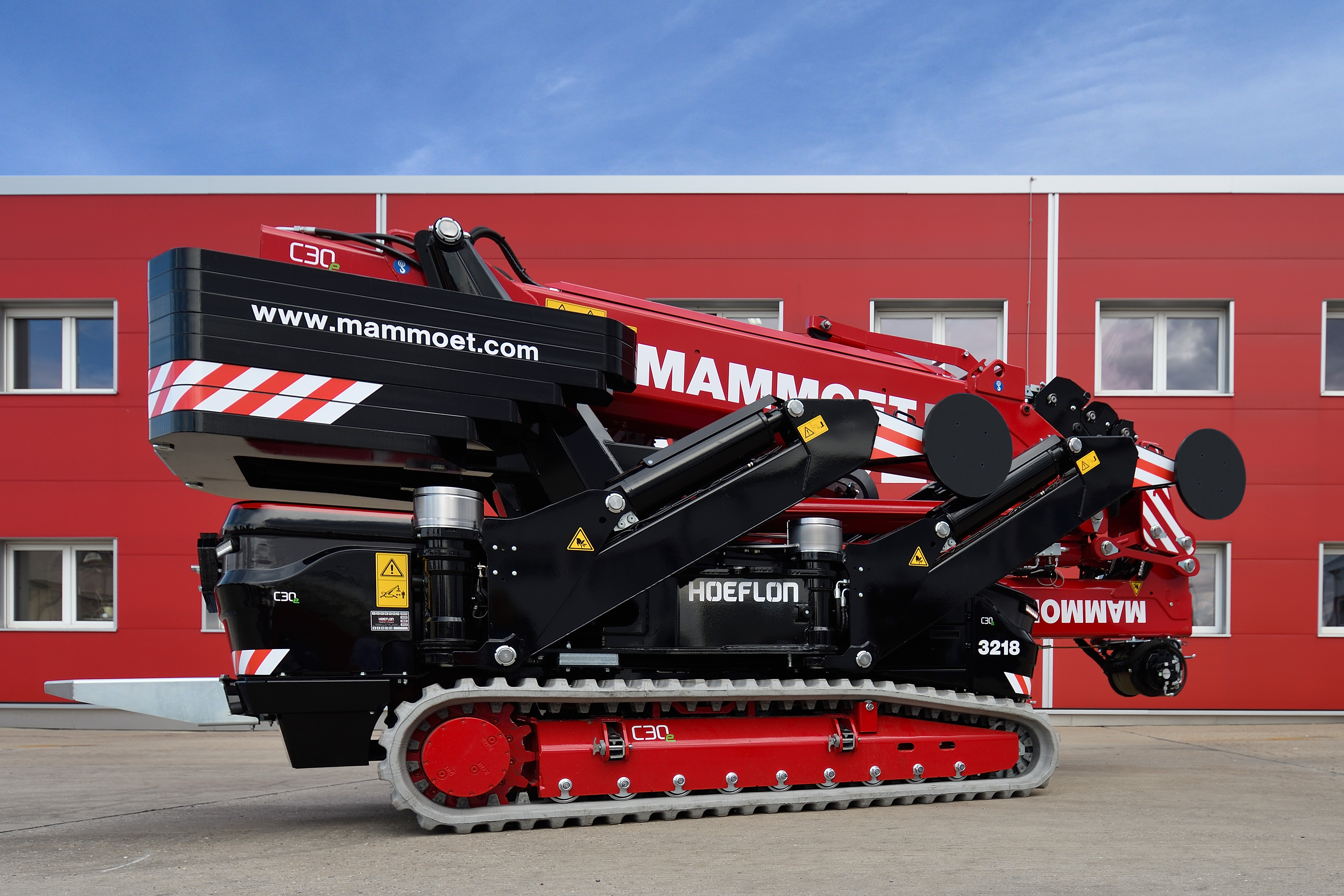 Mammoet erweitert Dienstleistungsangebot mit elektrischen Minikran