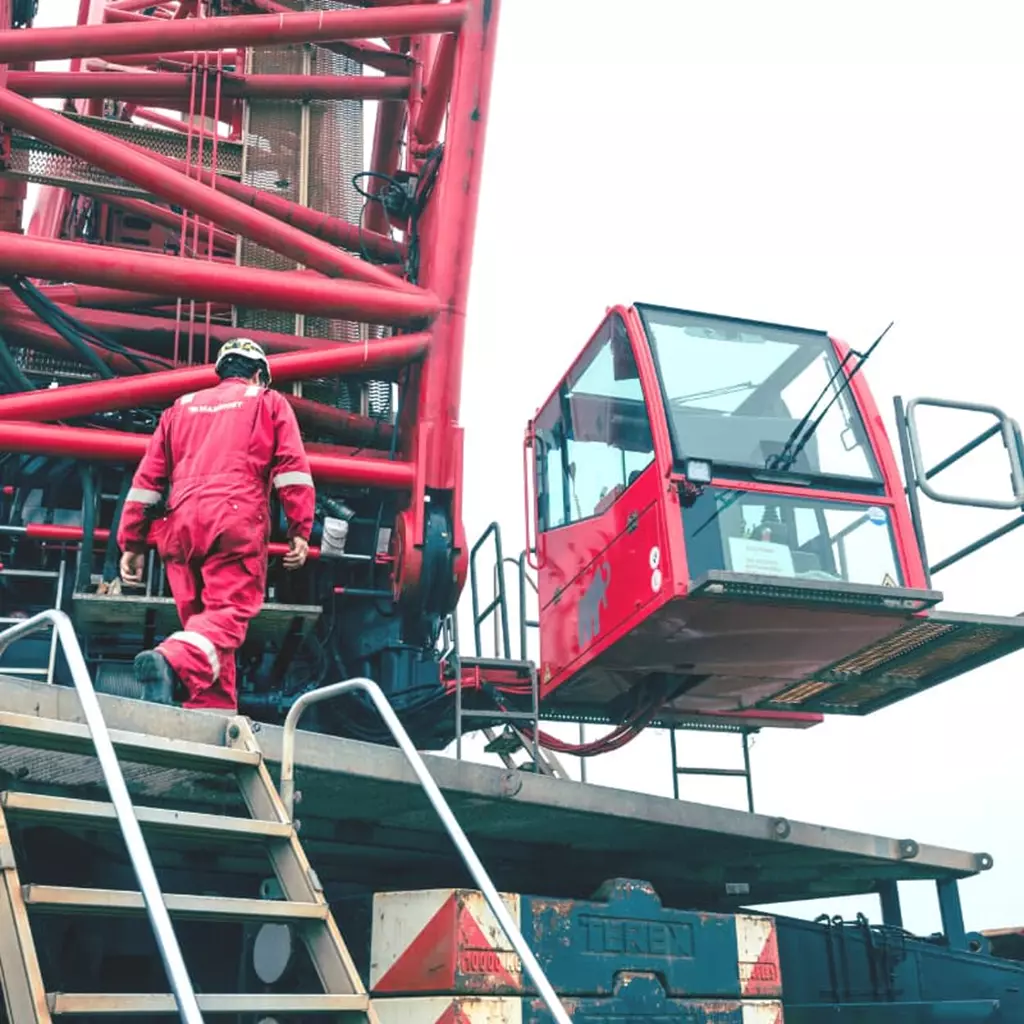 Turbine preassembly services Mammoet