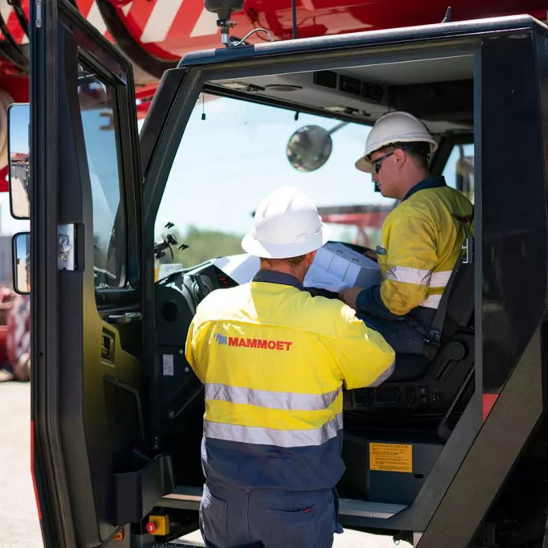 Mammoet Australia crew