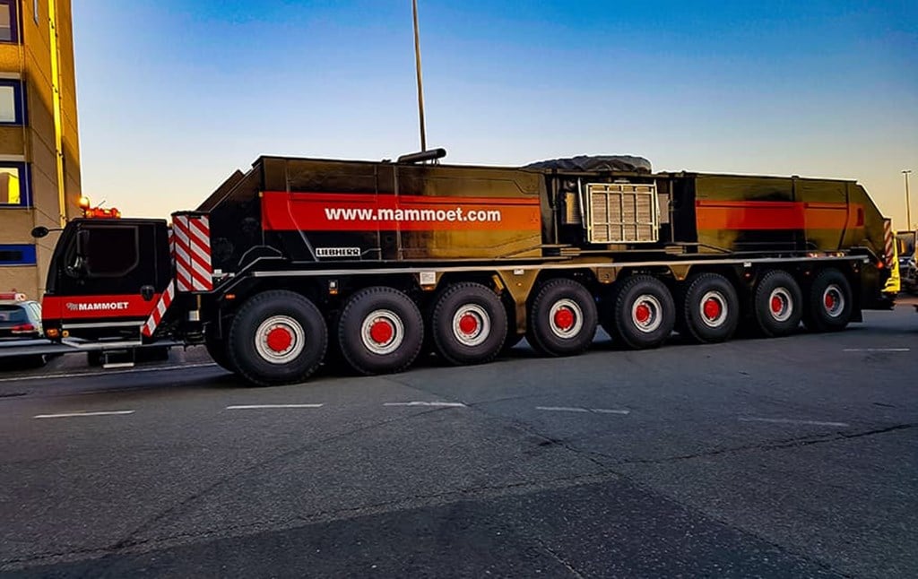 Mammoet тягач