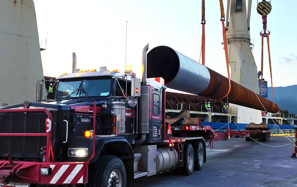 pipe offloading operation.jpg