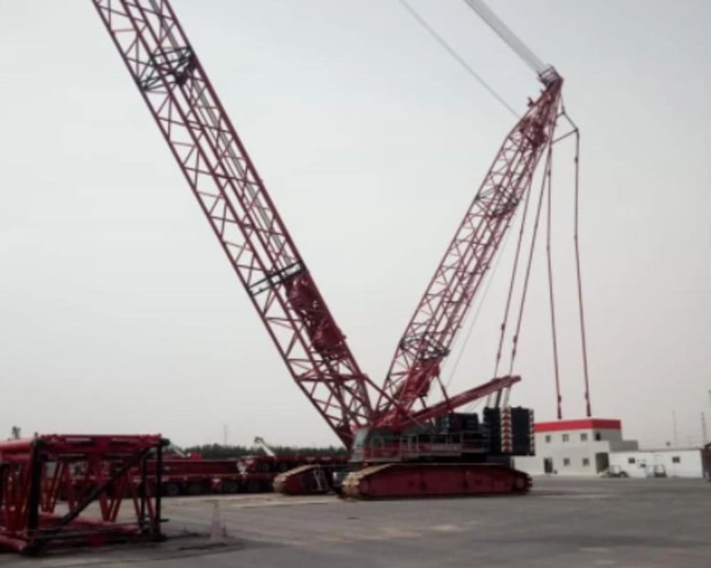 CC 25001 crawler crane Mammoet equipment